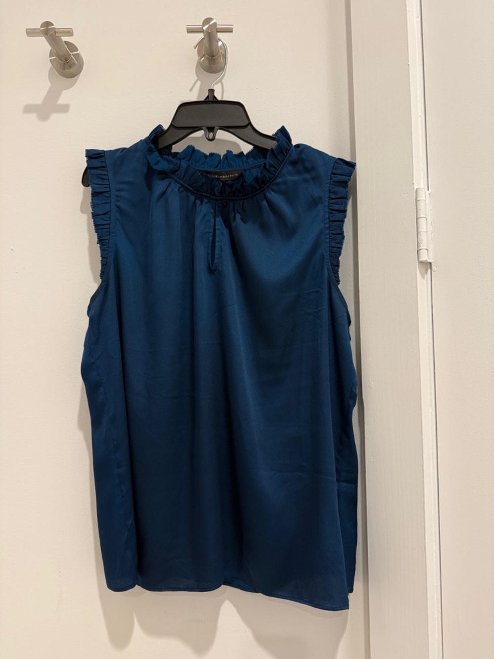 White House Black Market Teal Sleeveless Ruffle-Neck Camisole Pre Owned